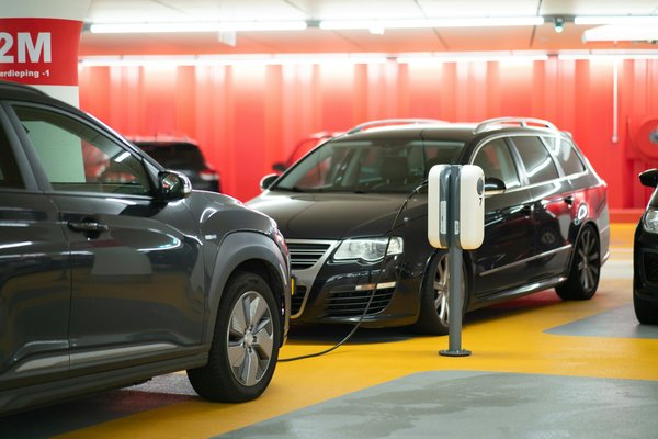 What Are the Best Strategies for UK Car Dealerships to Transition to Electric Vehicles?